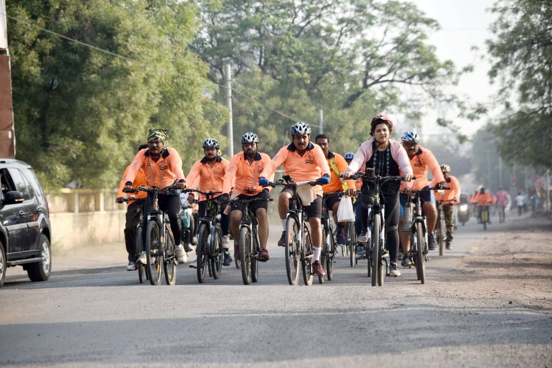 Spontaneous response to 155 km cycle rally organised by Shivratna Sports Academy Akluj