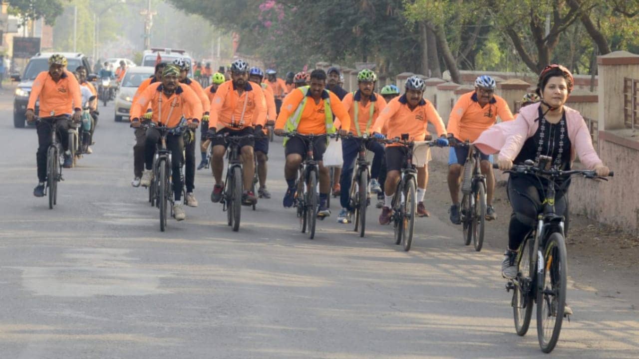 Spontaneous response to 155 km cycle rally organised by Shivratna Sports Academy Akluj