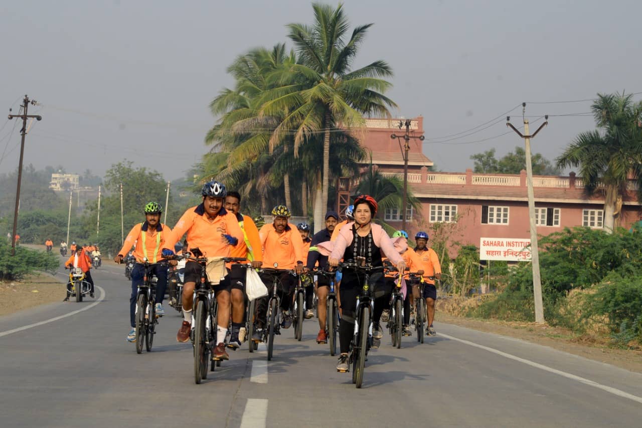 Spontaneous response to 155 km cycle rally organised by Shivratna Sports Academy Akluj